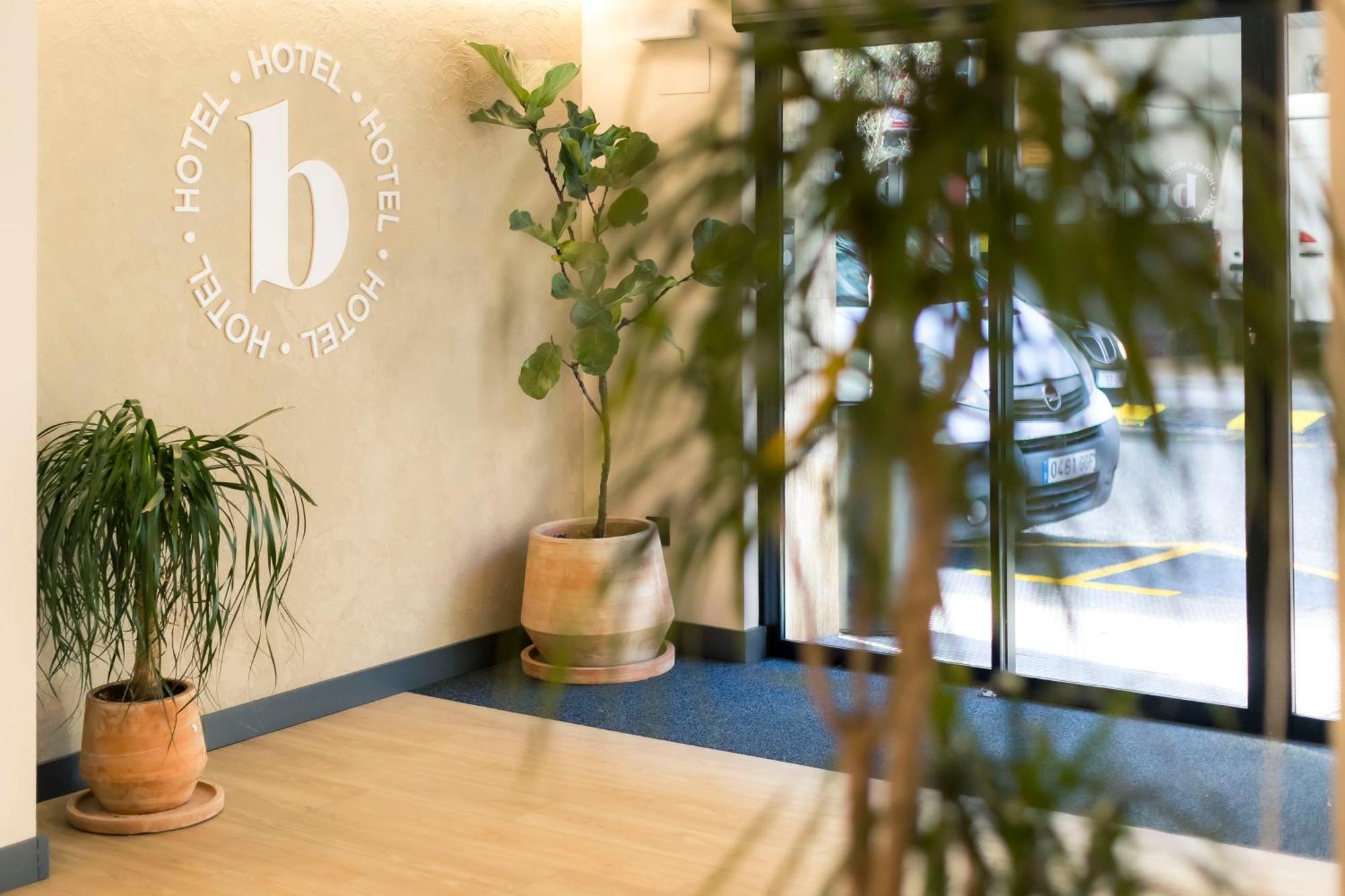 Hotel Burlada Luaran gambar
